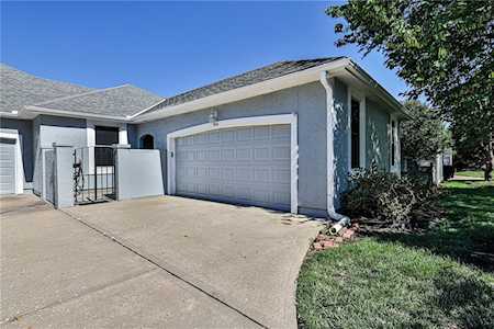 340 SW Raintree Dr Lee's Summit, MO 64082