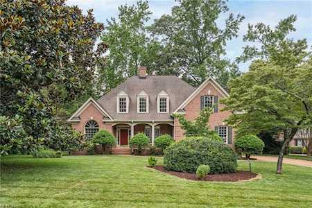 121 Meadowbrook Williamsburg, VA 23188