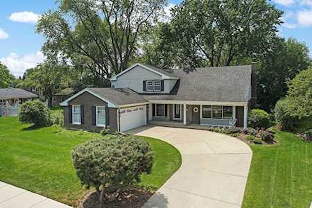 852 N Fairway Dr Palatine, IL 60067