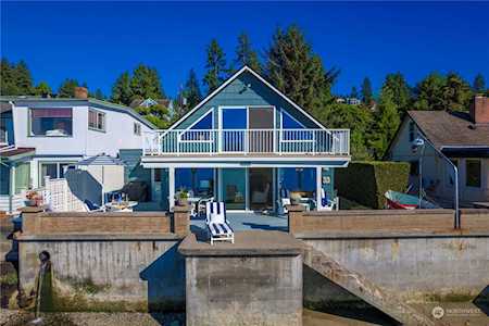 4416 Sunset Beach Rd W University Place, WA 98466