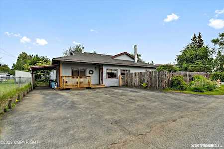2101 W 45th Ave Anchorage, AK 99517