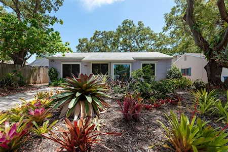 8068 27th Ave N St. Petersburg, FL 33710