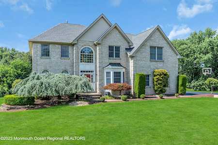 12 Molly Pitcher Dr Manalapan, NJ 07726