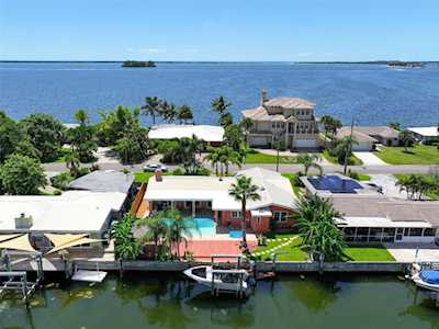 2223 Harbor View Dr Dunedin, FL 34698
