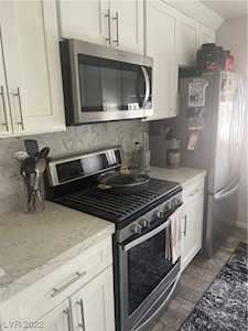6840 Elm Creek Dr #204 Las Vegas, NV 89108