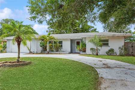 632 Oakwood Dr Dunedin, FL 34698