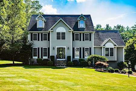 15 Highridge Rd Bellingham, MA 02019