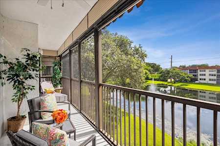 350 S Hollybrook Ter #302 Pembroke Pines, FL 33025