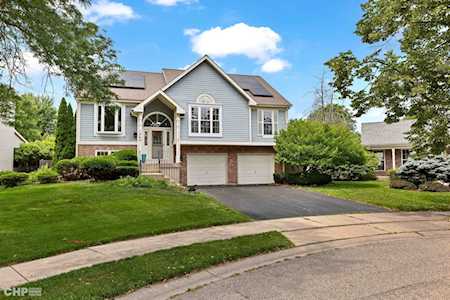 1060 Bradford Ct Elgin, IL 60120