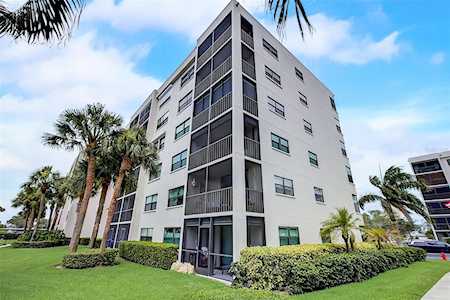 1328 Pasadena Ave S #201 South Pasadena, FL 33707