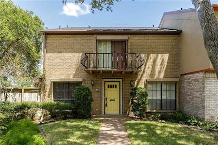136 Lake Shore Dr Corpus Christi, TX 78413