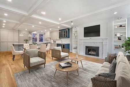 189 Babcock St #2 Brookline, MA 02446