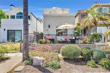 209 21st St Huntington Beach, CA 92648