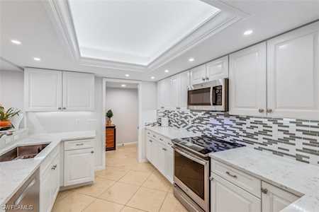 5601 Turtle Bay Dr #103 Naples, FL 34108