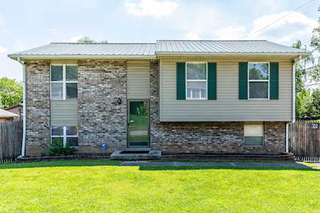 576 Elk Lake Dr Lexington, KY 40517