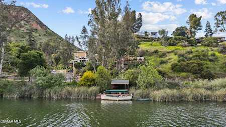 2306 Terrace Ln Agoura Hills, CA 91301