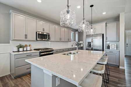 8100 S Irvington Ct Aurora, CO 80016