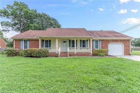 701 Willow Oak Dr Chesapeake, VA 23322