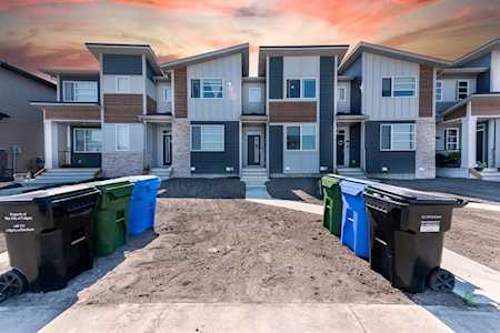 203 Wolf Creek Ave SE Calgary, AB t2x4x1