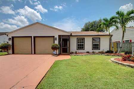 7827 N Blairwood Circle Lake Worth, FL 33467