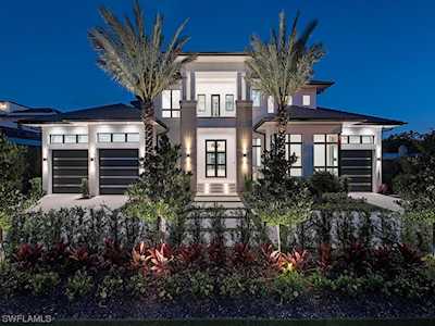 722 S 16th Ave Naples, FL 34102