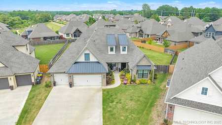 2015 W S 113th St Jenks, OK 74037