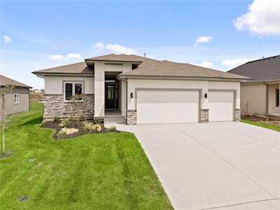 9265 Saddletop St Lenexa, KS 66227