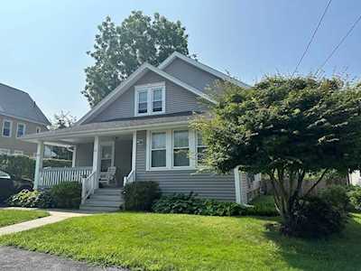 42 Greendale Ave Worcester, MA 01606