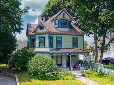 138 Walnut St Clinton, MA 01510