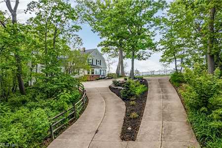 26534 Lake Rd Bay Village, OH 44140
