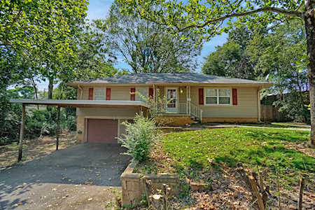 1421 N Greenwich Ave Russellville, AR 72801