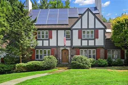 32 Highland Circle Bronxville, NY 10708