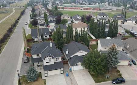 256 West Lakeview Place Chestermere, AB T1X 1K3