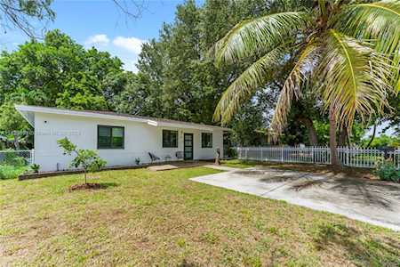 1330 NE 155th St North Miami Beach, FL 33162