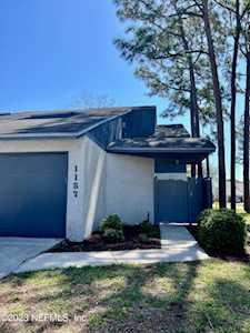 1157 W Romaine CIR Jacksonville, FL 32225
