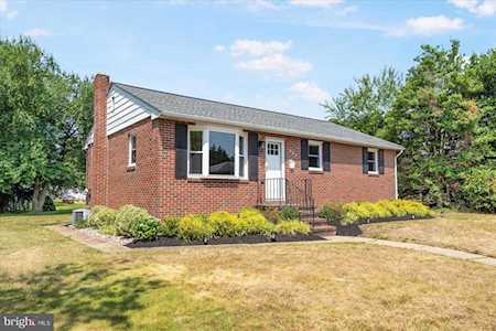 402 Homewood Rd Linthicum Heights, MD 21090