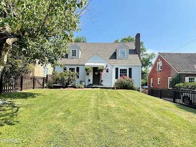 2914 Sanders Dr Knoxville, TN 37918