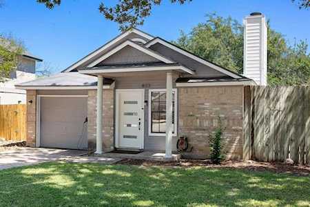 803 Meadowcreek DR Round Rock, TX 78664