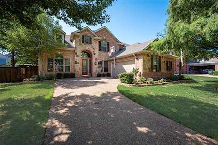 2803 Deerhurst Drive Highland Village, TX 75077