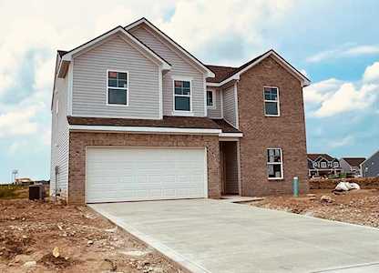 458 Quincy Circle London, OH 43140