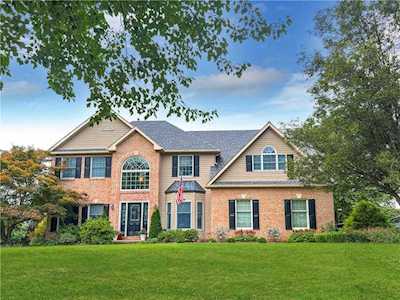 4950 Long Dr Bethlehem, PA 18020