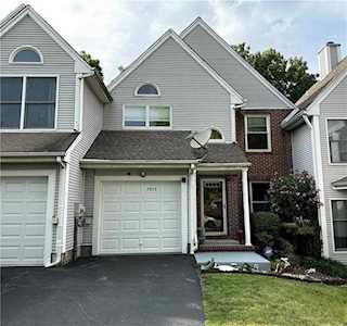 7915 Cross Creek Circle Breinigsville, PA 18031