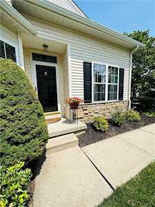 18 Cobblestone Dr Easton, PA 18045