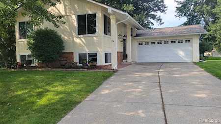41544 Pineridge Canton Twp, MI 48187