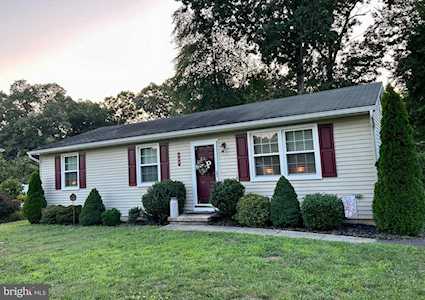 137 Joanie Ave Williamstown, NJ 08094