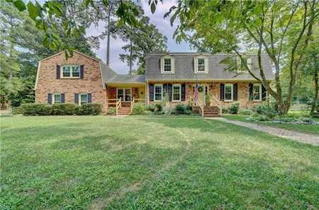 824 Winthrope Dr Virginia Beach, VA 23452
