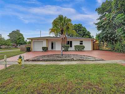 1470 NW 55th Ave Lauderhill, FL 33313