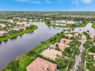 7016 Corning Circle Boynton Beach, FL 33437