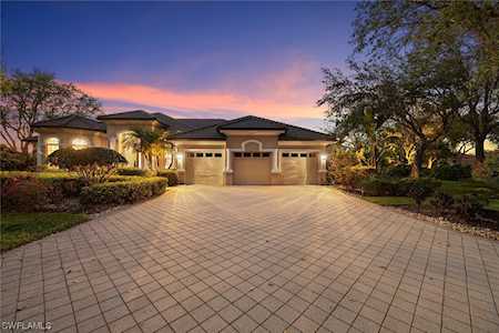 527 Terracina Way Naples, FL 34119