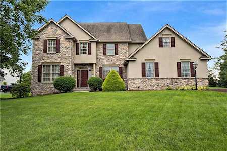5301 Kendall Dr Schnecksville, PA 18078
